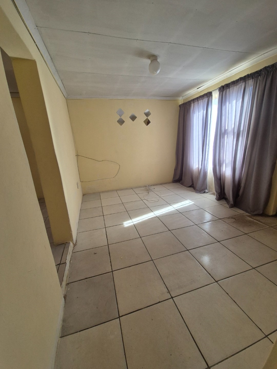 2 Bedroom Property for Sale in Kwazakhele Eastern Cape